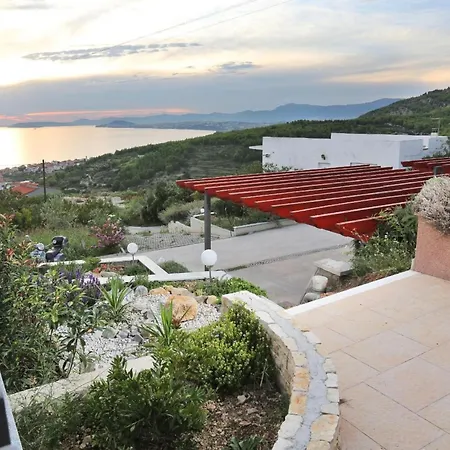 Strandnahe In By Interhome Podstrana