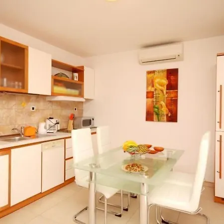 Apartament Strandnahe In By Interhome